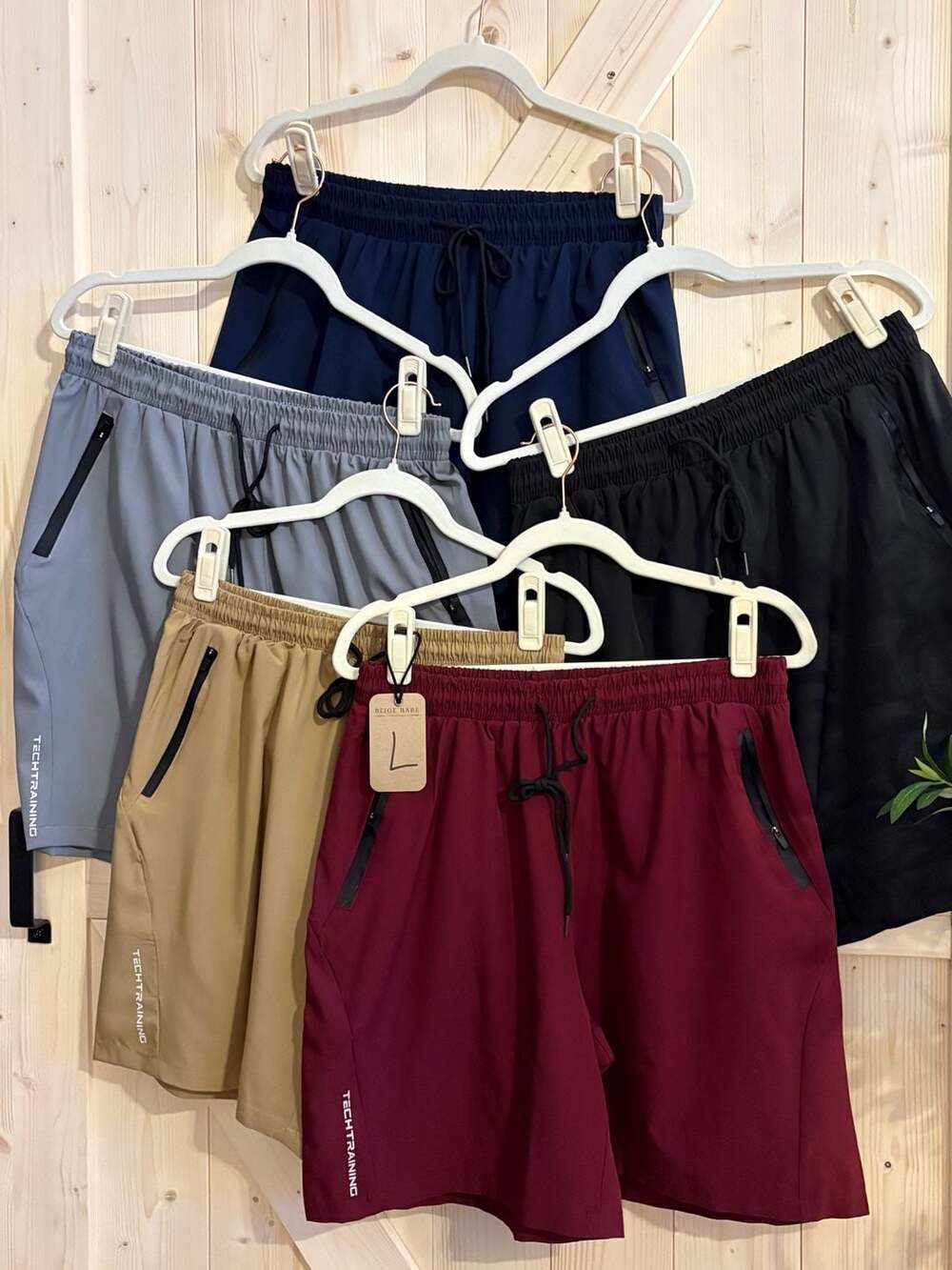 Men's TECHTRAINING Athletic Drawstring Gym Shorts with Zipper Pockets LARGE
